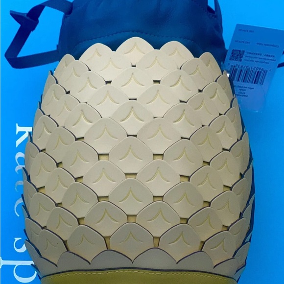 Collectible NWT Kate Spade Pineapple
Crossbody Bucket Bag Amazing Colada… - Picture 8 of 12